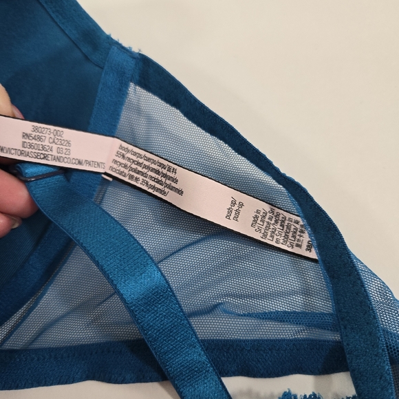 Victoria's Secret lace push--up bra - Picture 9 of 11